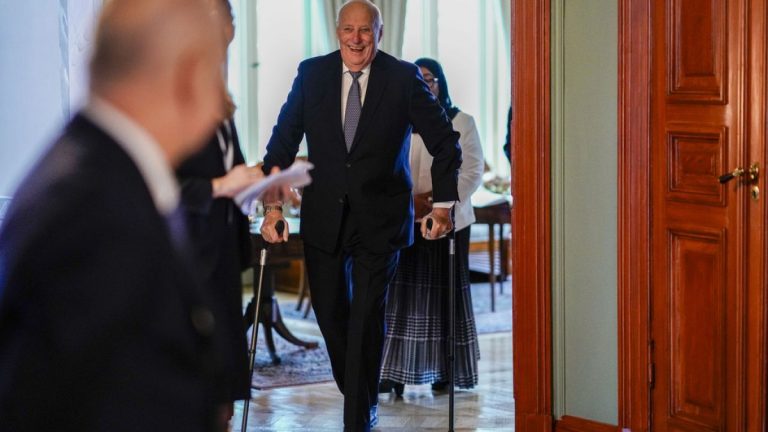 Norveç Kralı Harald enfeksiyon nedeniyle Malezya’da hastaneye kaldırıldı