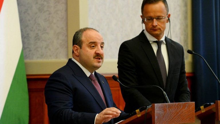 Gazeteci Metin Cihan ile eski bakan Varank arasında İsrail’e silah satışına ilişkin tartışma