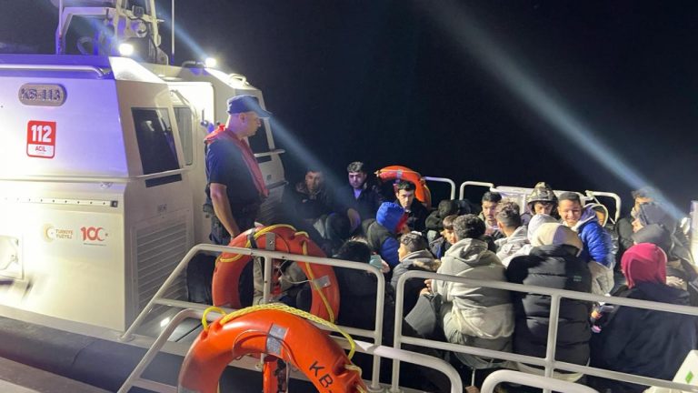 Muğla açıklarında 25 kaçak göçmen yakalandı