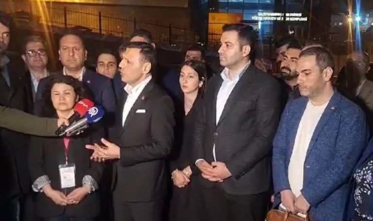 Özgür Çelik’ten Gaziosmanpaşa açıklaması: “Sandık sayısı 301, Cumhurbaşkanımız 945 oyla önde” – Son Dakika Siyaset Haberleri