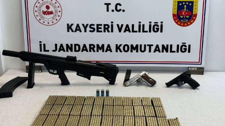 Kaçak silah ve mühimmat kaçakçılığı yapan zanlı Kayseri'de yakalandı