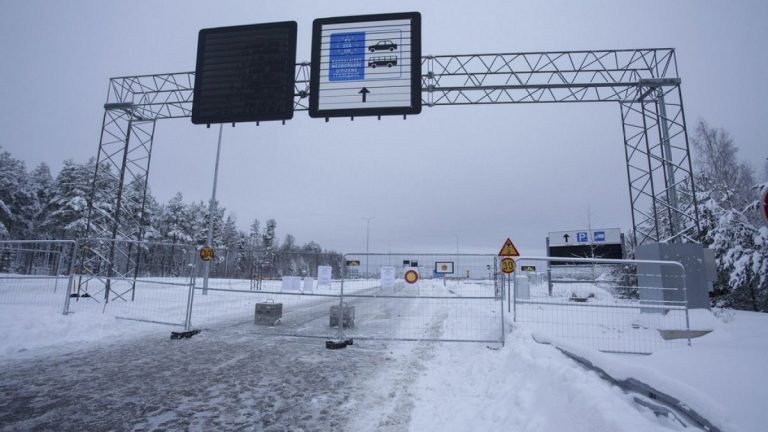 Finlandiya, Rusya sınırını geçen göçmenleri reddedecek bir yasa hazırlıyor
