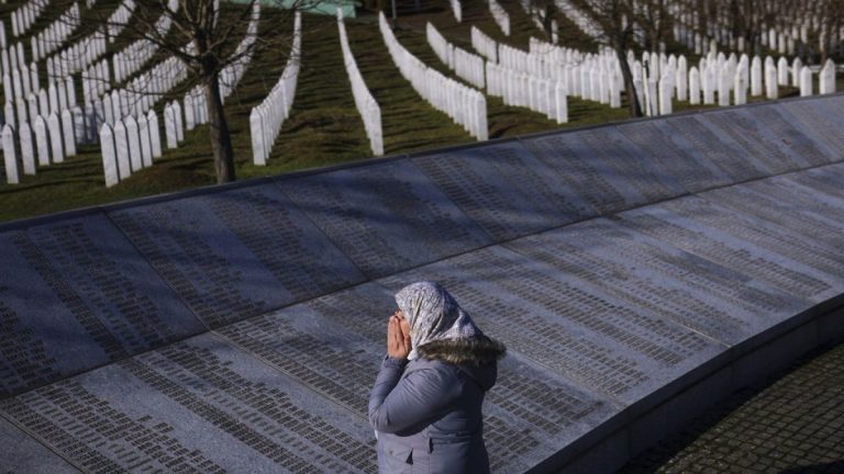 BM, 11 Temmuz'u Srebrenitsa Soykırımını Anma Günü olarak kabul etti