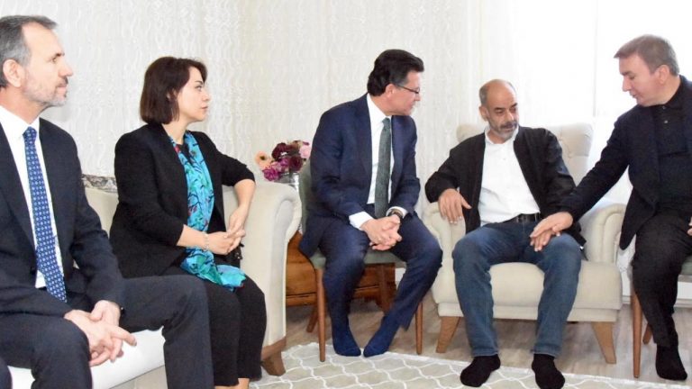 İliç Maden Kazasını Araştırma Komisyonu'ndan işçi ailelerine taziye ziyareti