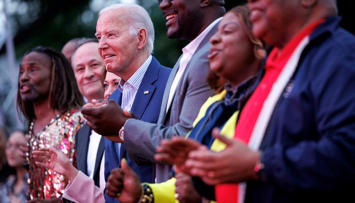 Biden herkesi şaşırttı!  Etkinlikte donduruldu