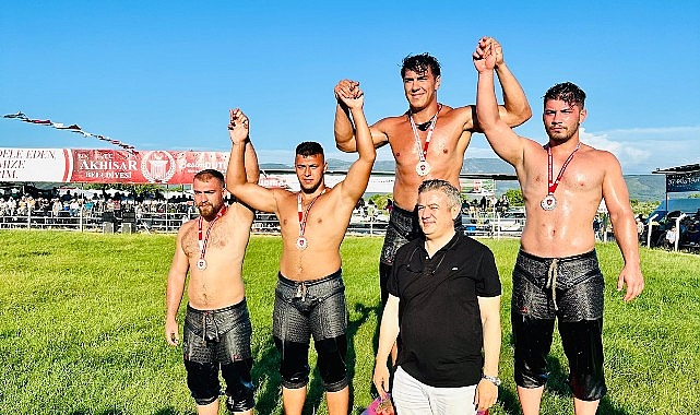 Kemer Belediyesi güreşçileri Kemer'e madalyalarla döndü – SPOR