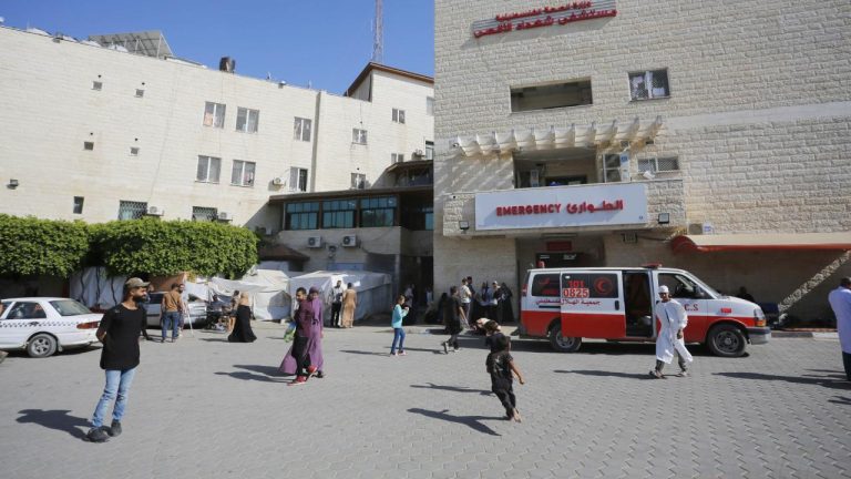 Gazze'deki Aksa Şehitleri Hastanesi minimum imkanlarla hizmet veriyor