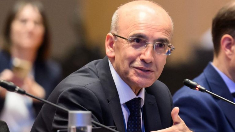 Maliye Bakanı Şimşek: “Gelişmekte olan ülkeler arasında en yüksek asgari ücrete sahibiz”