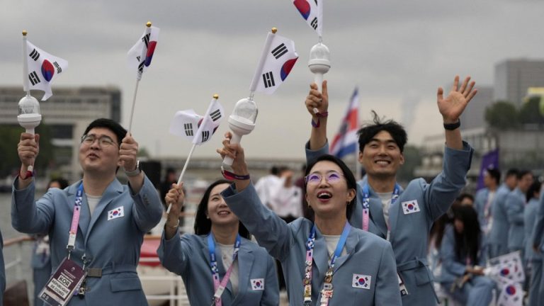 Güney Koreli sporcular Paris 2024'te “Kuzey Koreliler” olarak tanıtıldı