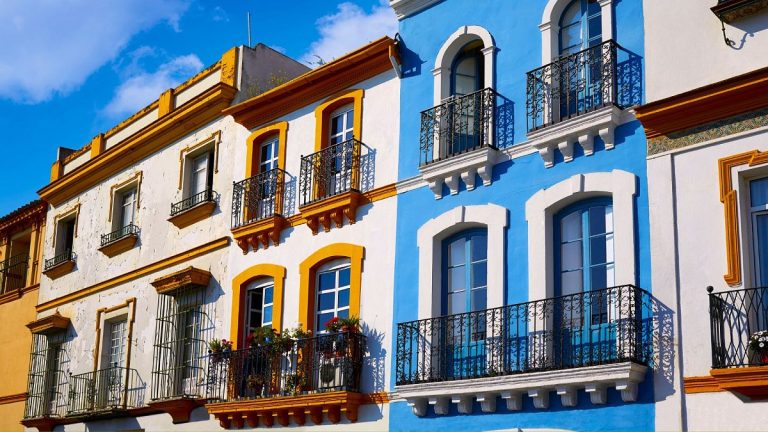 İspanya'nın Sevilla kentinde aşırı turizme karşı “Yüzler” protestosu