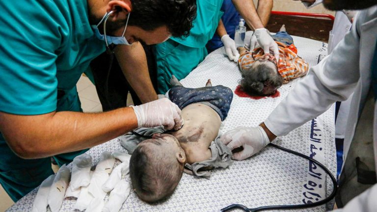 İsrail'in Gazze'de yerinden edilmiş Filistinlilerin çadırlarına düzenlediği saldırıda 8 aylık bir bebek hayatını kaybetti.