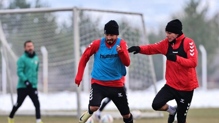 Sivasspor, Galatasaray maçına -2 derece hava sıcaklığıyla hazırlandı!