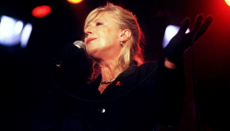 İngiliz şarkıcı ve oyuncu Marianne Faithfull hayatını kaybetti