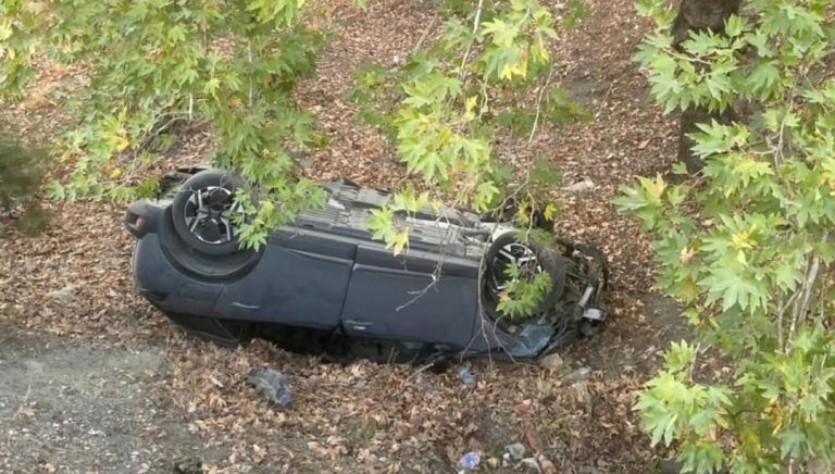 Adıyaman’da otomobil şarampole yuvarlandı | NTV Haber