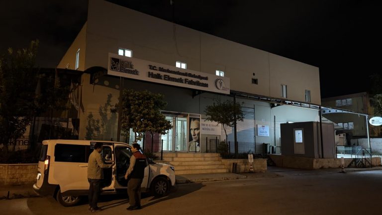Denizli’de belediyenin ekmek fabrikasında fare gezdiği iddiasıyla denetim yapıldı