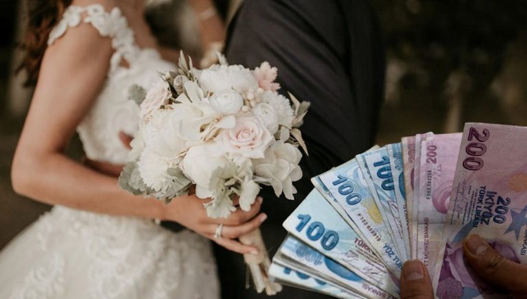 Faizsiz evlilik kredisi başvurusu başladı! Evlilik kredisi şartları 2025: Yeni evleneceklere kredi desteği ne kadar oldu?
