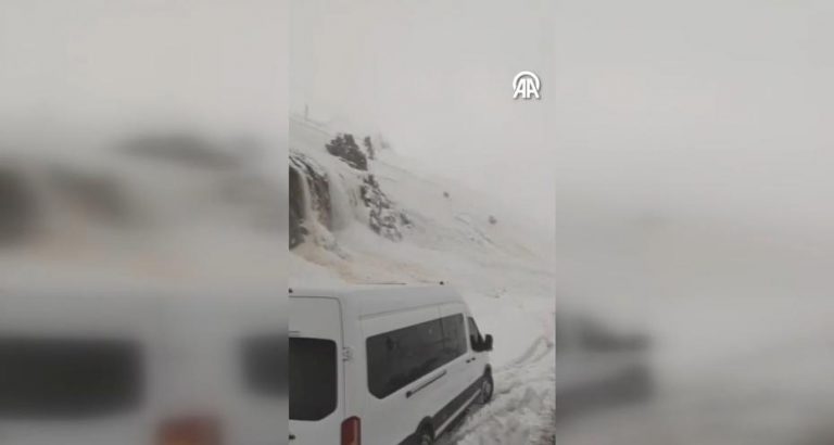 Şırnak-Hakkari Yolunda Çığ Felaketi