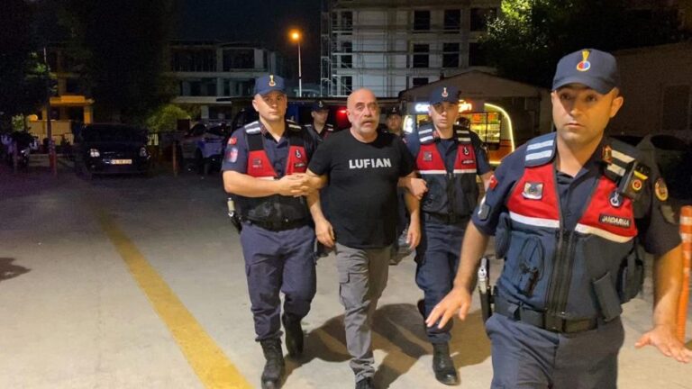 Adli kontrolle serbest kalan Ezel Akay’dan açıklama.  “Mahkeme sonunda her şeyi öğreneceksiniz”