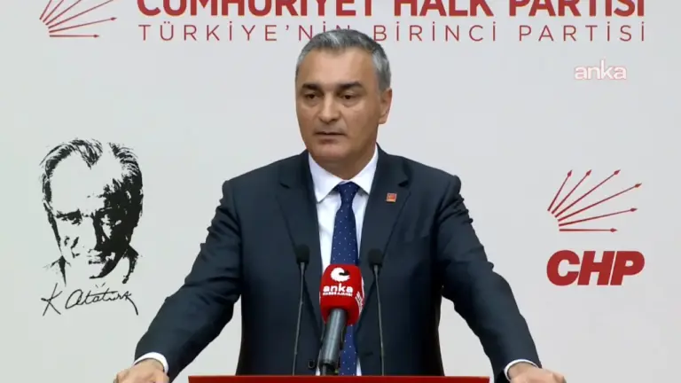 CHP’deki Kaybı Rakamlarla Açıklayan Sözcü Müslim Sarı: Belediye Meclis Üyeleri ve Üye Sayısında Yaşanan Düşüş