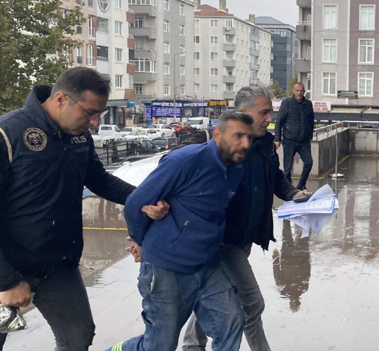 Bayrak provokasyonunun altından kendisi çıktı